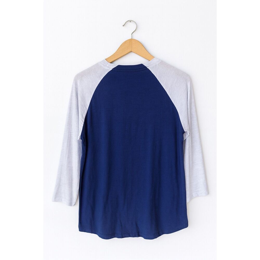 JoFit Women’s Active Top Size M Long Sleeve Blue White Raglan Stretch Shirt